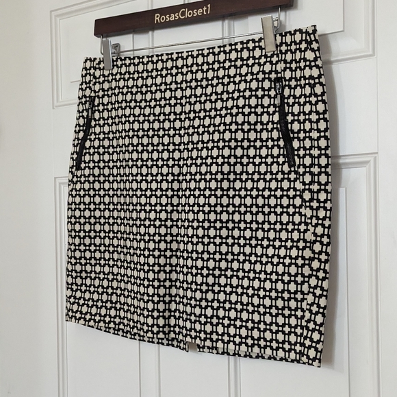 Kenar Skirt - Picture 3 of 8